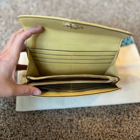 Tory Burch Wallet - Picture 6 of 6